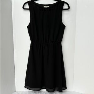 Chic Black Sleeveless Mini Dress